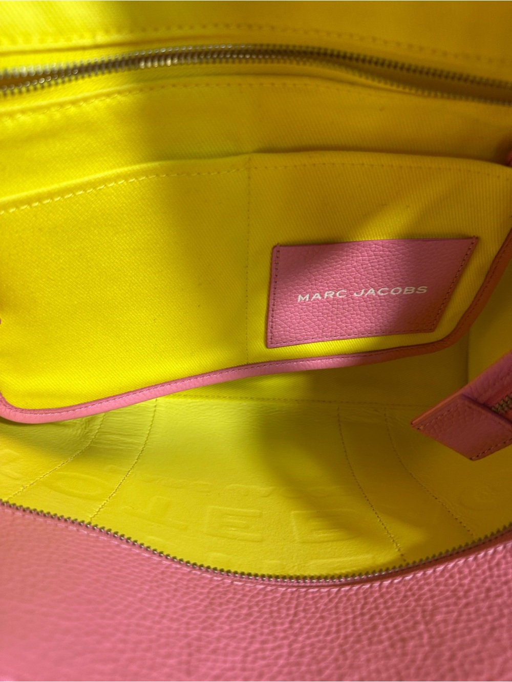 Marc Jacobs Pink THE TOTE BAG Signature leather Tote with Strap - Picture 3 of 8